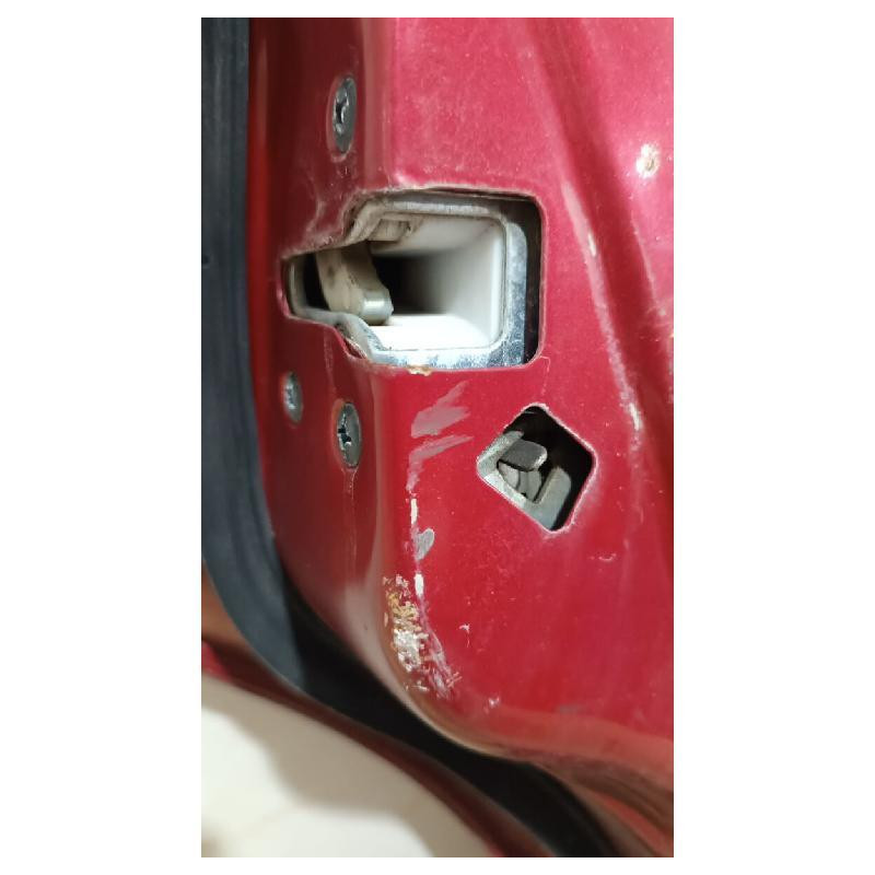 Puerta Trasera Izquierda Nissan Tsuru 1992 al 2017 (Usado)